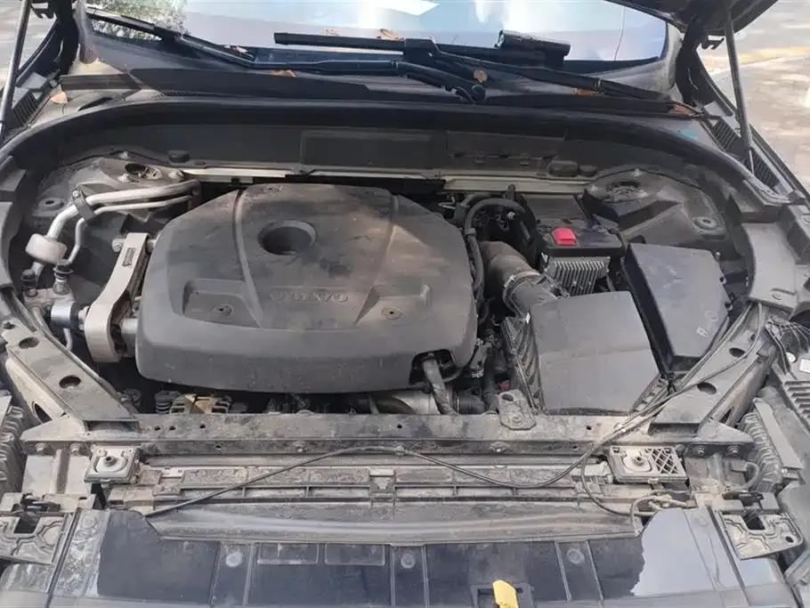 Volvo XC60 2021 из CN, фото 3