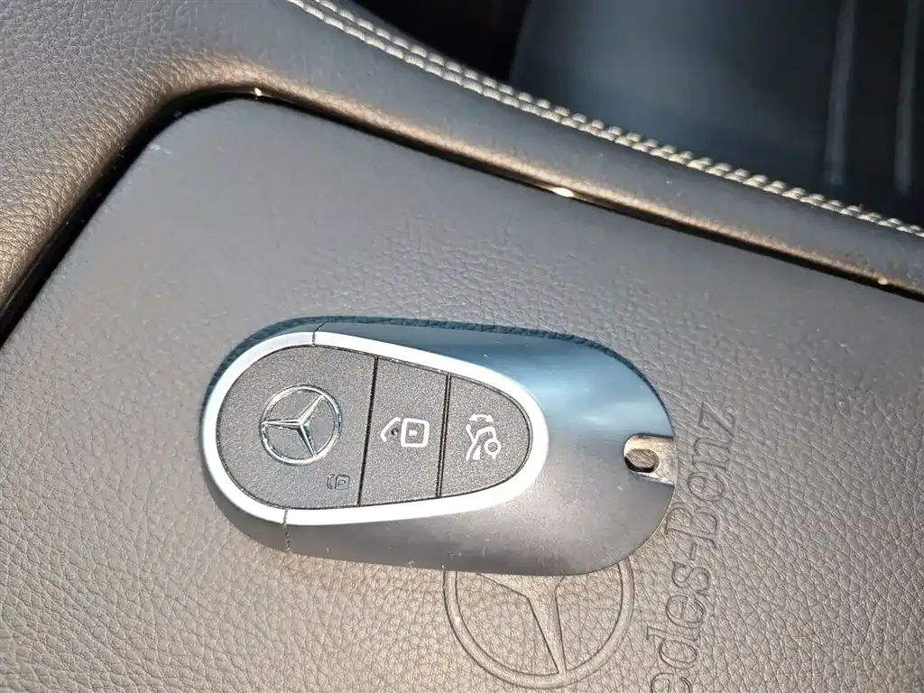Mercedes-Benz C-Class 2024 из CN, фото 10