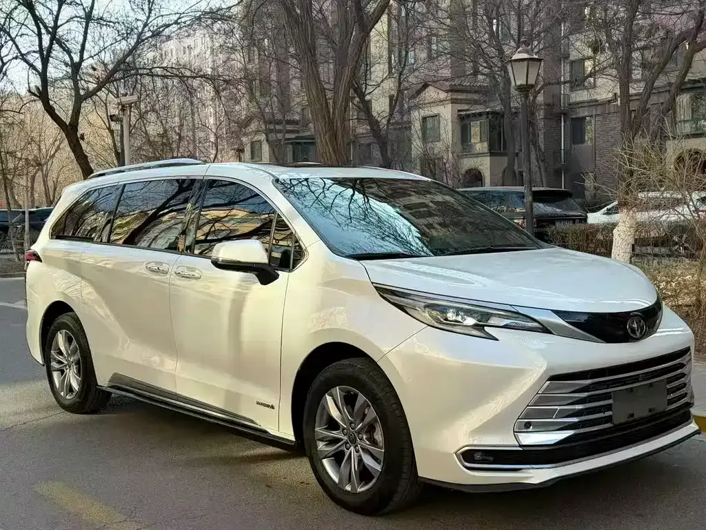 Toyota Sienna 2023 из CN, фото 9