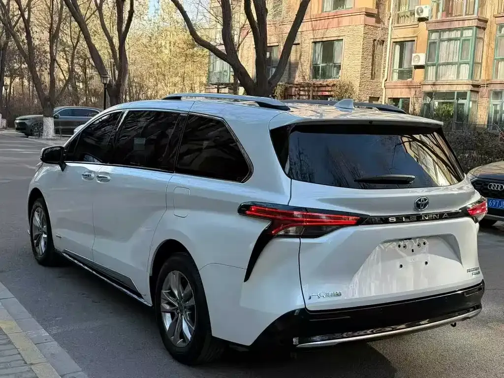 Toyota Sienna 2023 из CN, фото 7