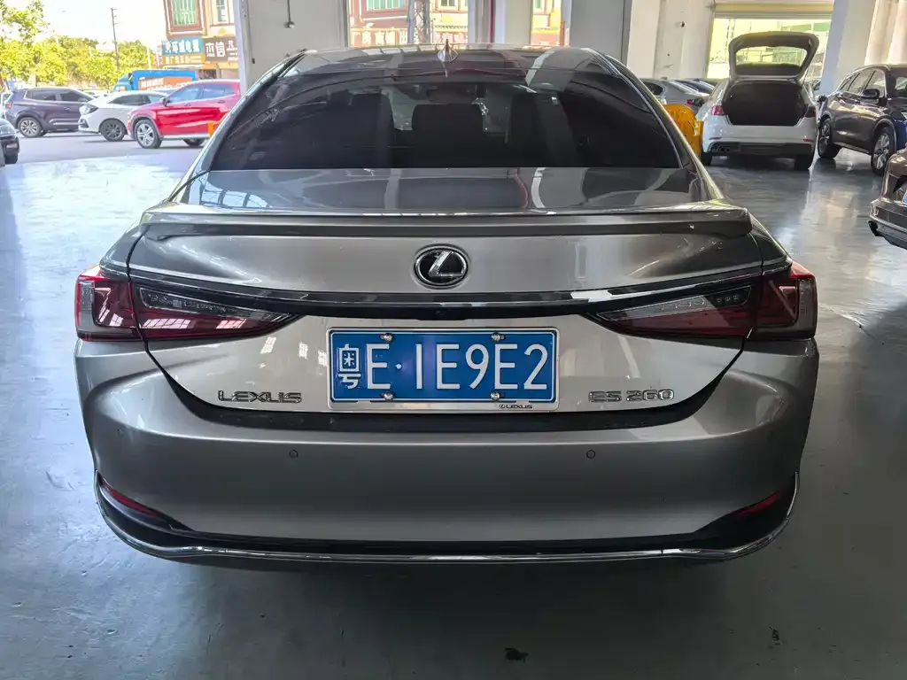 Lexus ES 2024 из CN, фото 2