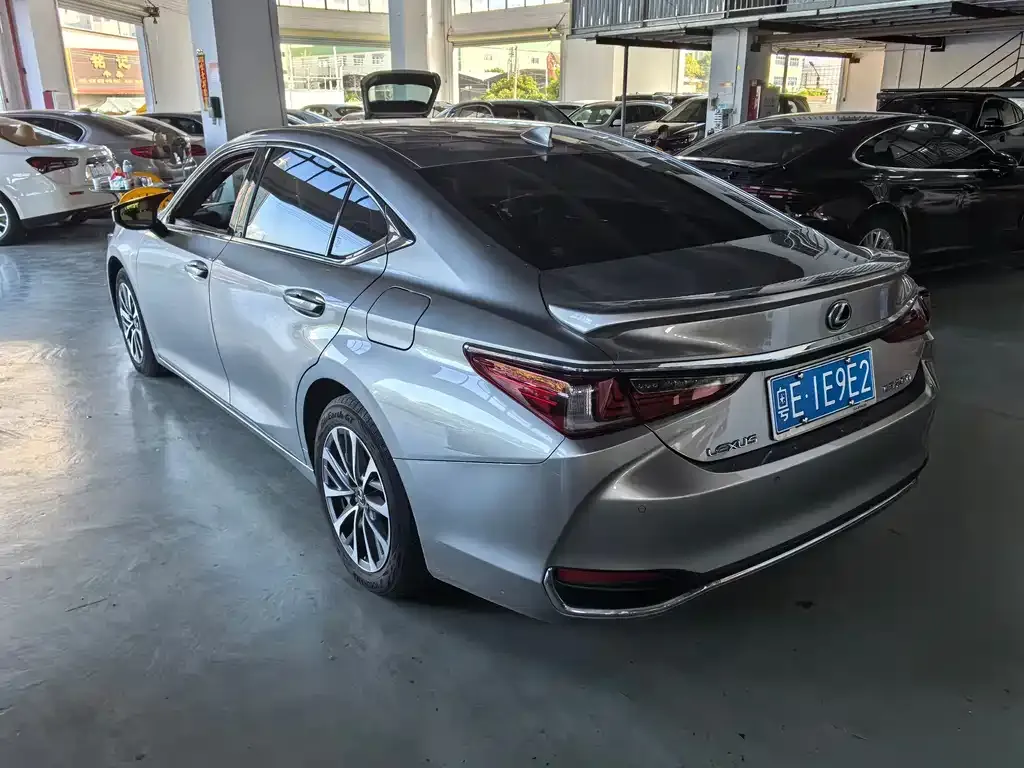 Lexus ES 2024 из CN, фото 7
