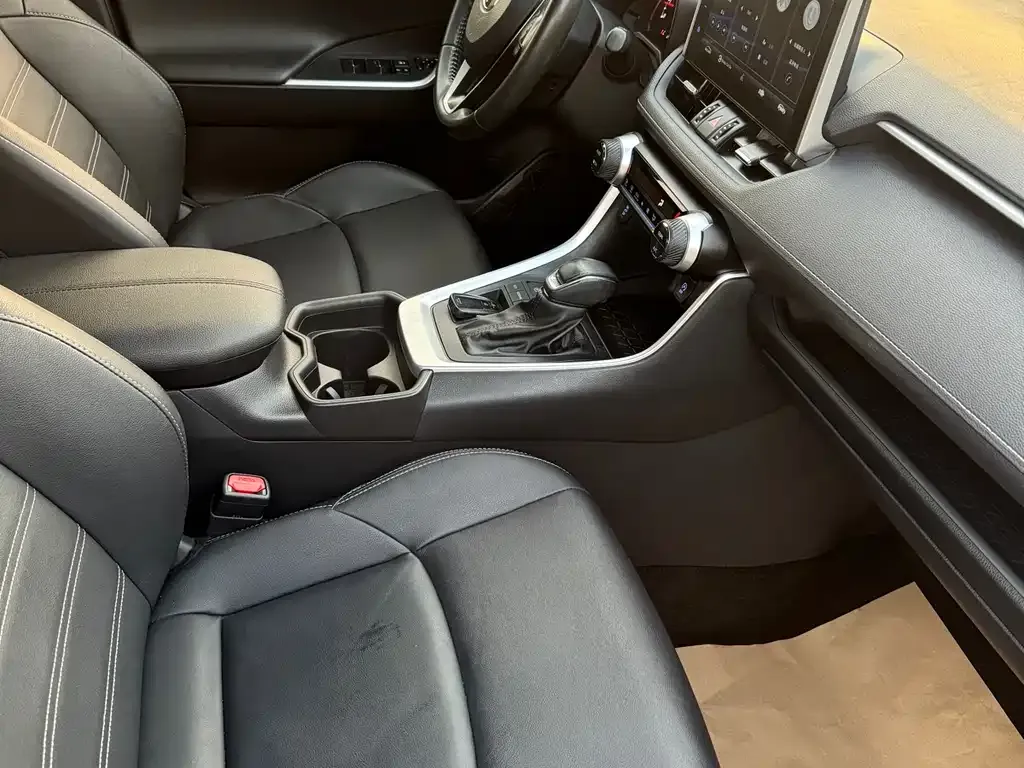 Toyota Wildlander 2022 из CN, фото 6