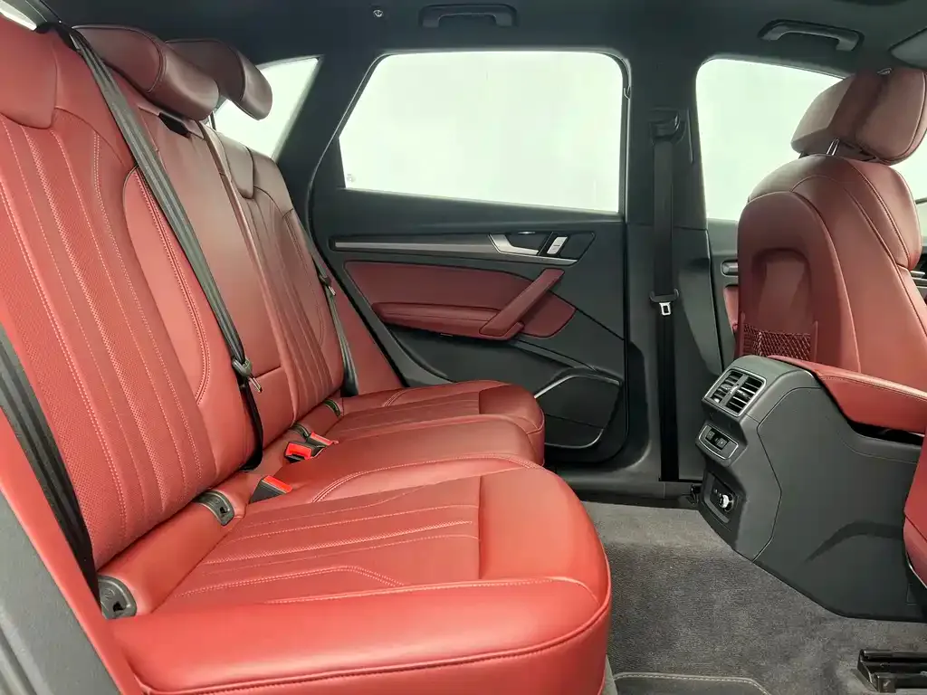 Audi Q5L 2024 из CN, фото 4