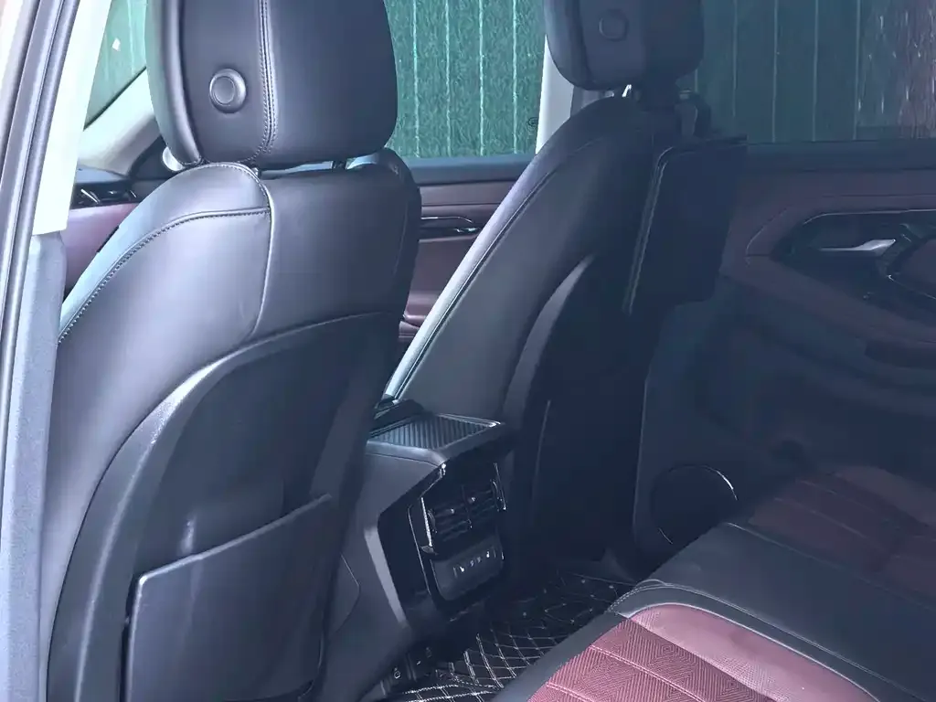 Land Rover Evoque 2024 из CN, фото 4