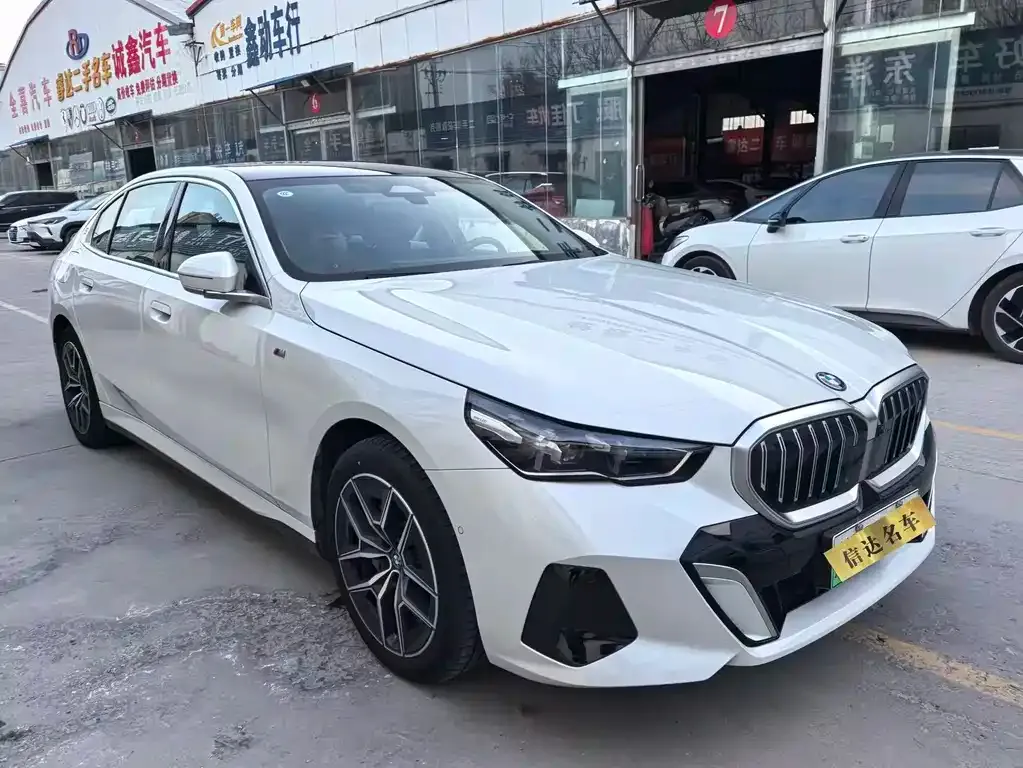 BMW i5 2025 из CN, фото 5