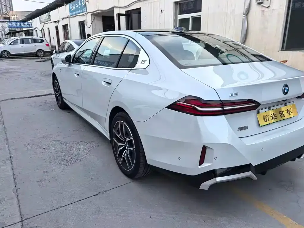 BMW i5 2025 из CN, фото 6