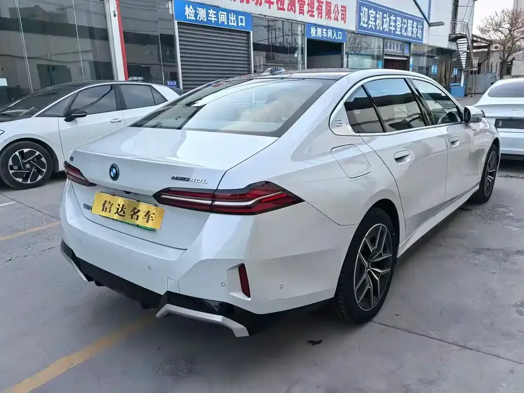 BMW i5 2025 из CN, фото 4