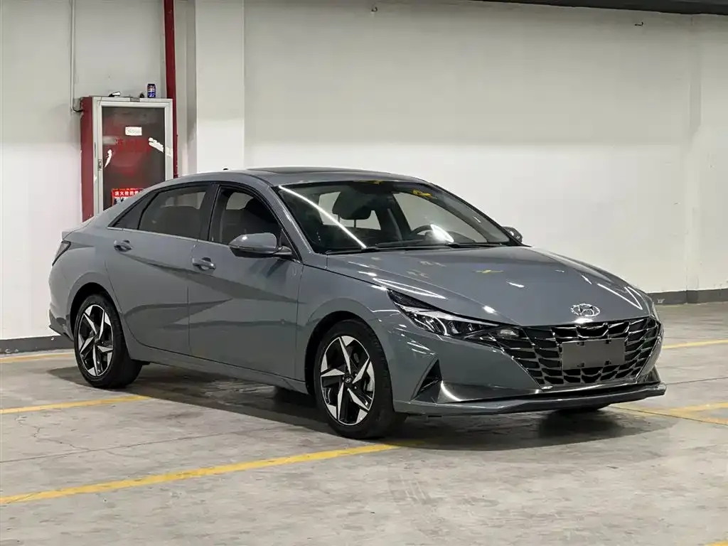 Hyundai Elantra — фото 5
