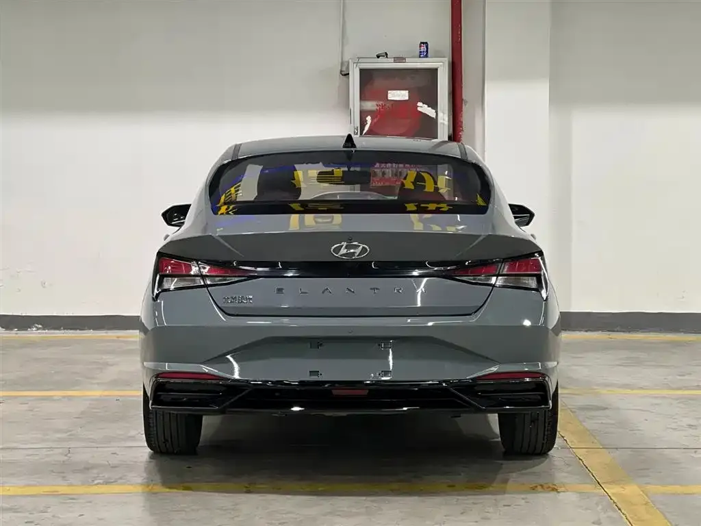 Hyundai Elantra — фото 4