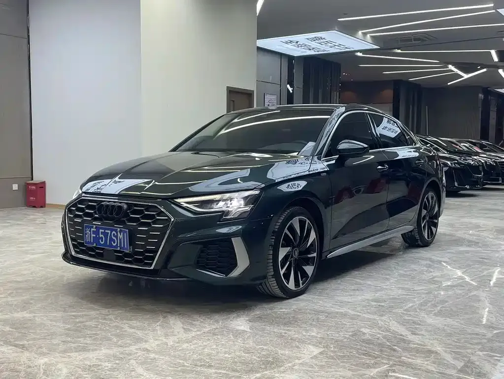 Audi A3 2023 из CN, фото 1