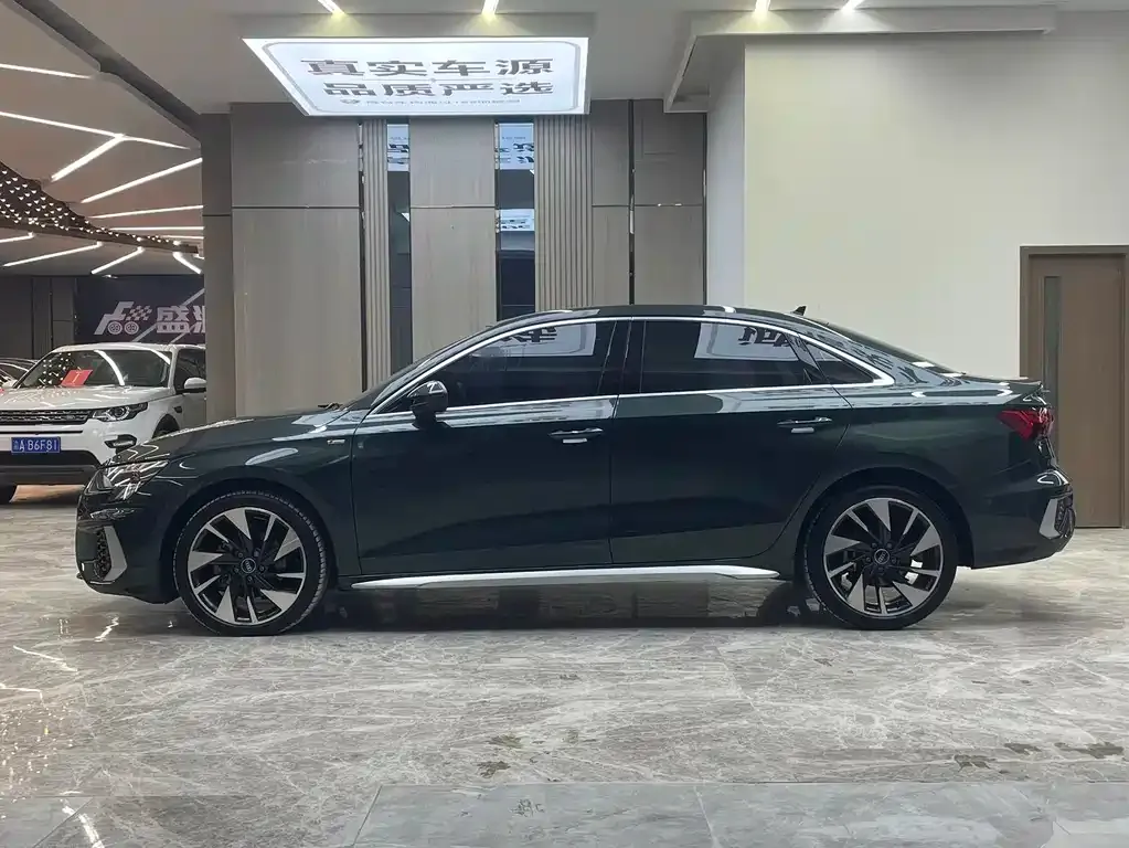 Audi A3 2023 из CN, фото 8