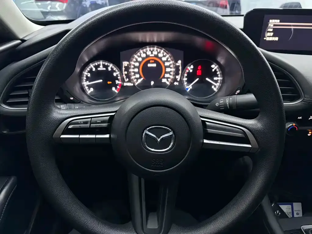 Mazda 3 Axela — фото 4