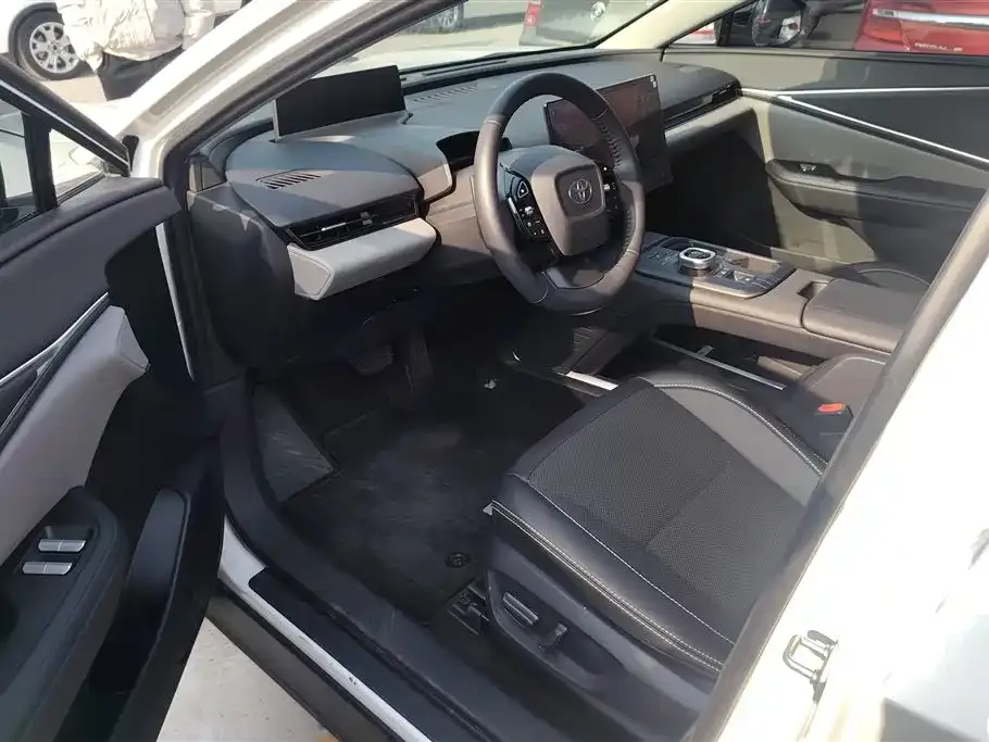Toyota bZ5 2025 из CN, фото 7