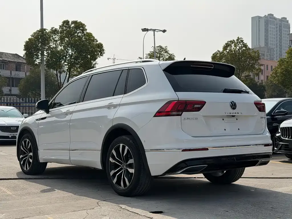 Volkswagen Tiguan L 2021 из CN, фото 10