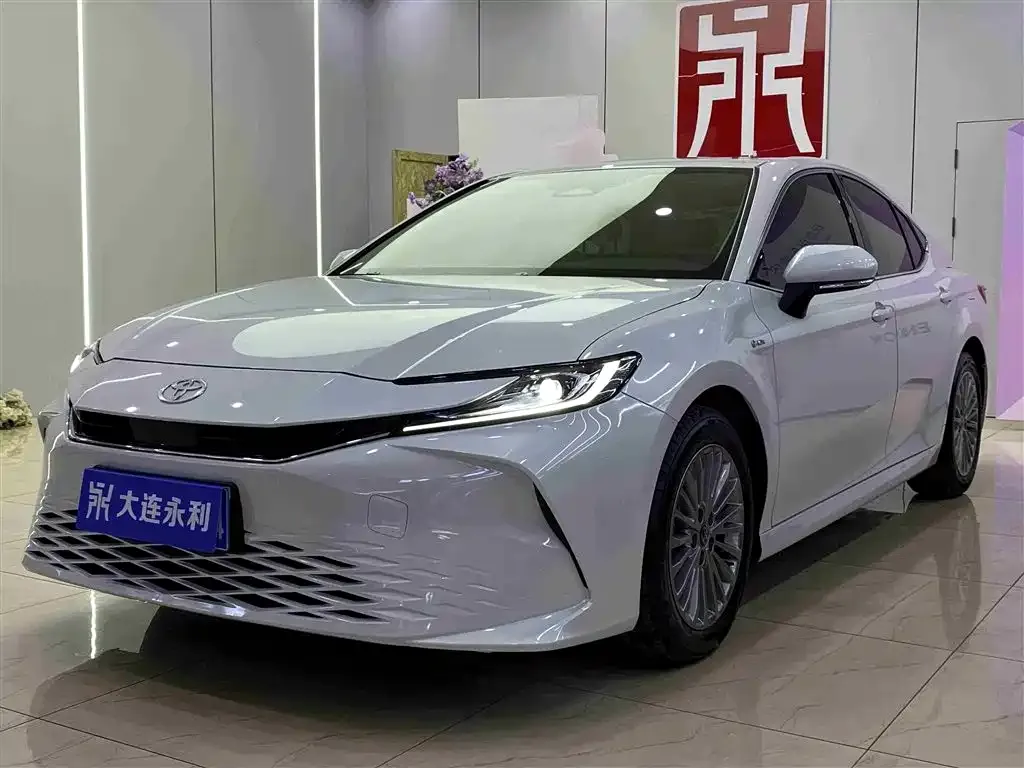 Toyota Camry 2025 из CN, фото 1