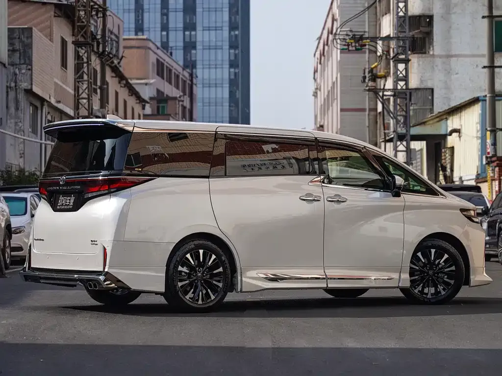 Toyota Vellfire 2023 из CN, фото 9