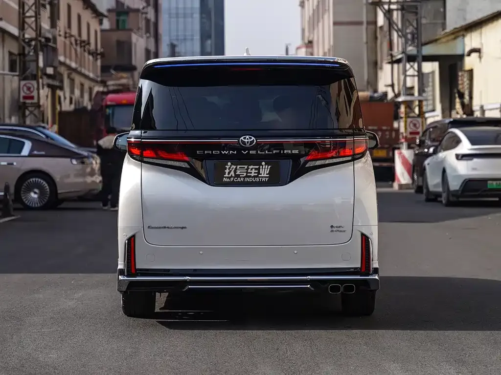 Toyota Vellfire 2023 из CN, фото 3