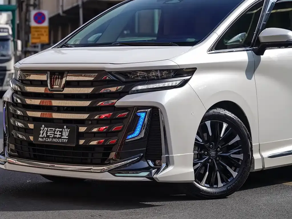Toyota Vellfire 2023 из CN, фото 4