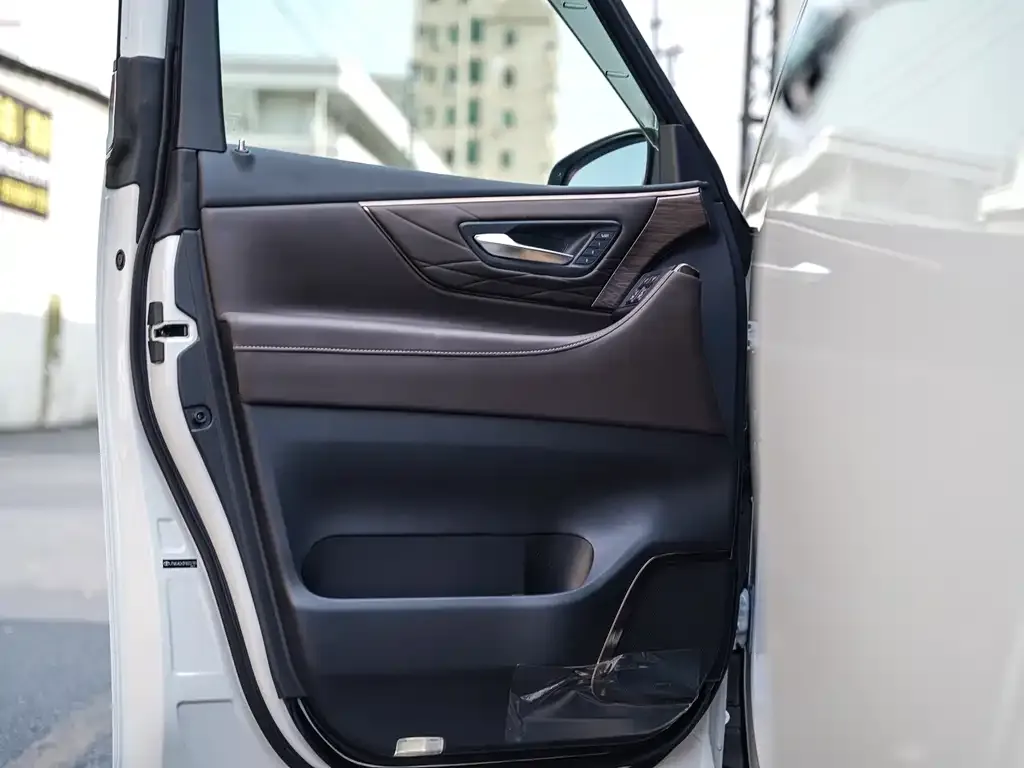 Toyota Vellfire 2023 из CN, фото 6