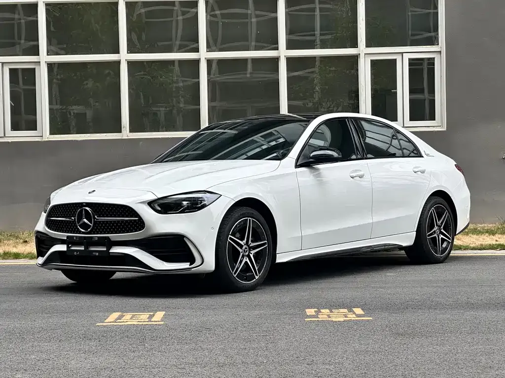 Mercedes-Benz C-Class — фото 1