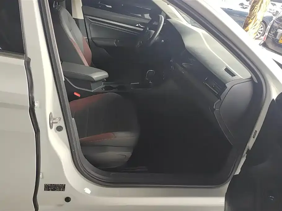 Volkswagen Bora 2022 из CN, фото 6