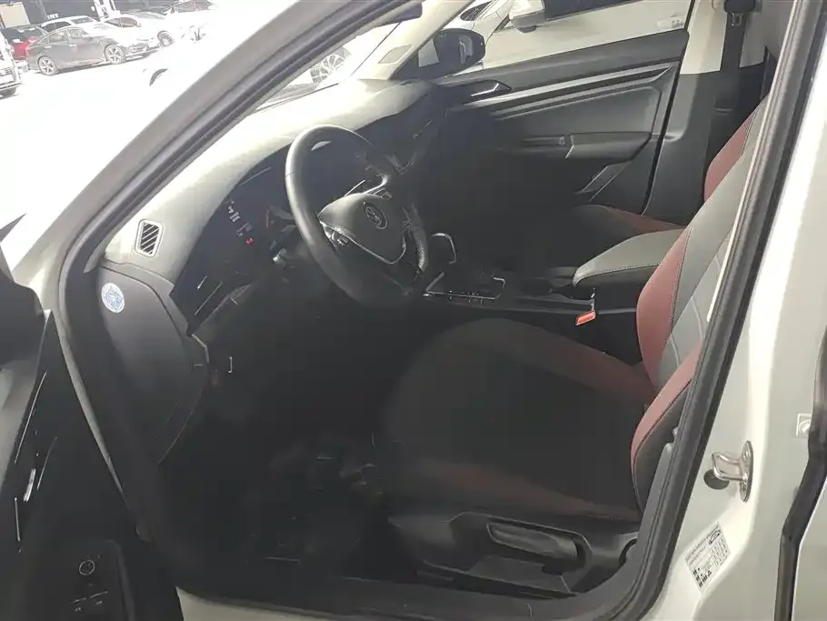 Volkswagen Bora 2022 из CN, фото 8
