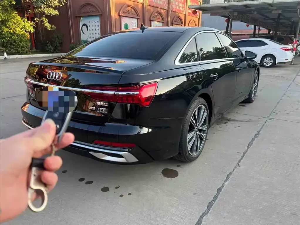 Audi A6L 2023 из CN, фото 4
