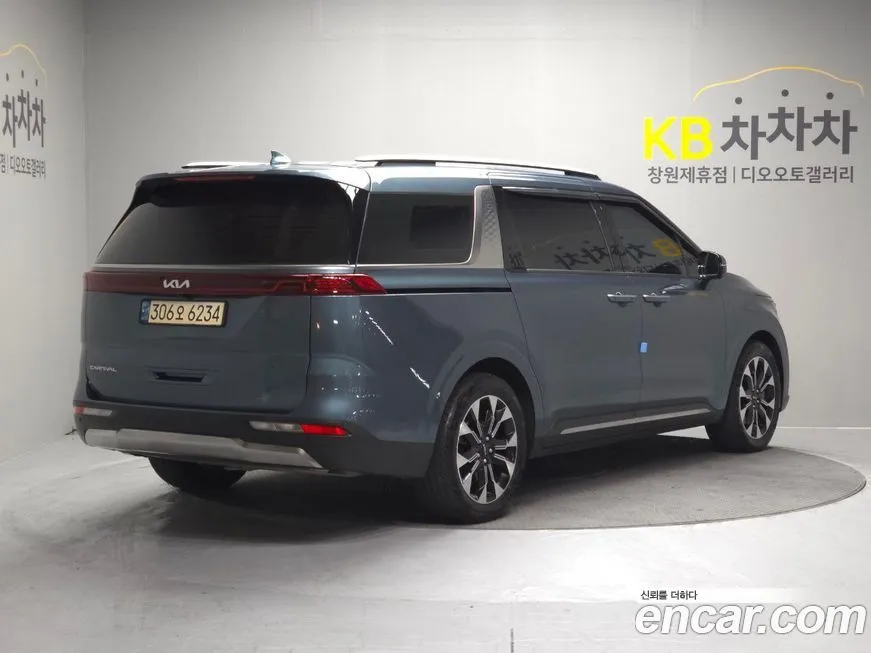 Kia Carnival — фото 10