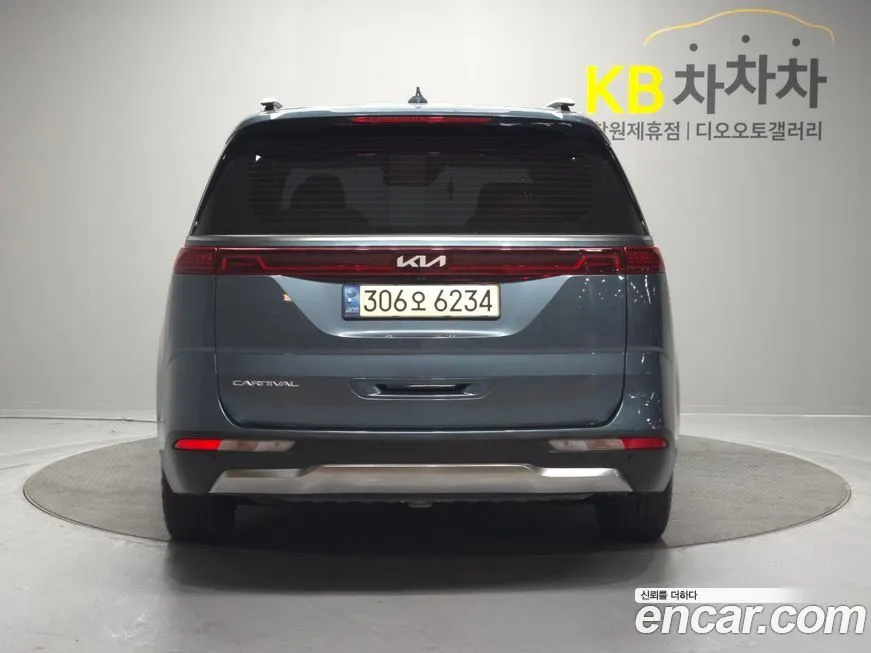 Kia Carnival — фото 4