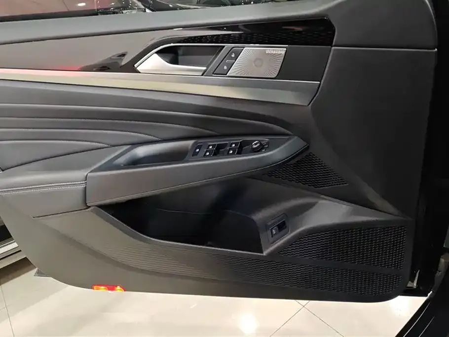 Volkswagen Passat 2022 из CN, фото 9