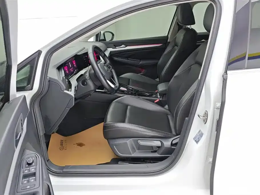 Volkswagen Golf 2021 из CN, фото 5
