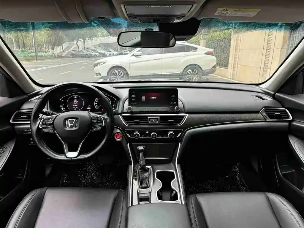 Honda Accord — фото 6