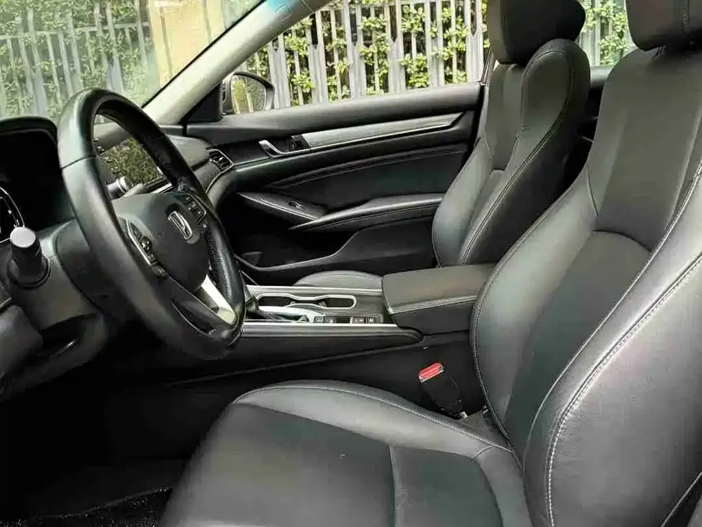 Honda Accord — фото 10