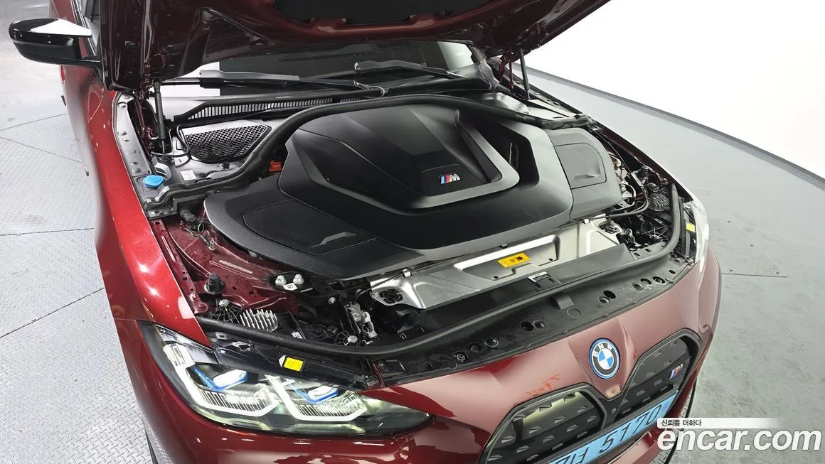 BMW i4 — фото 9