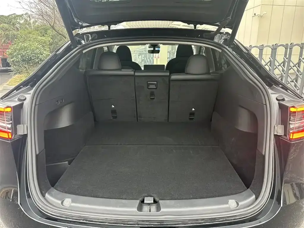 Tesla Model Y 2024 из CN, фото 10