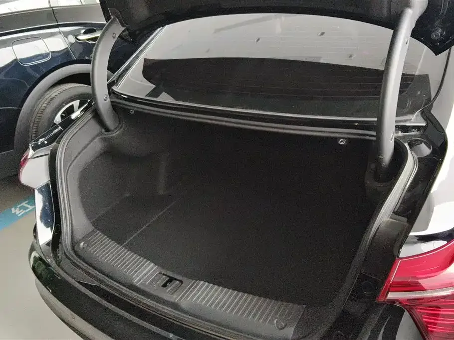 Hongqi H5 2024 из CN, фото 2