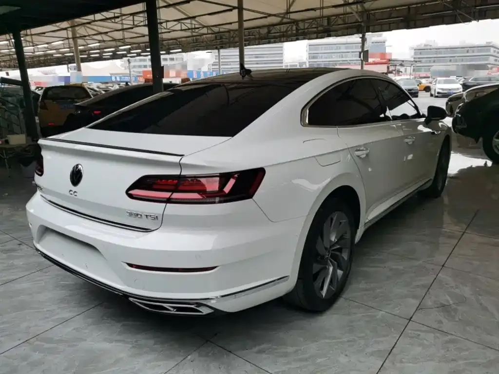 Volkswagen CC 2024 из CN, фото 10