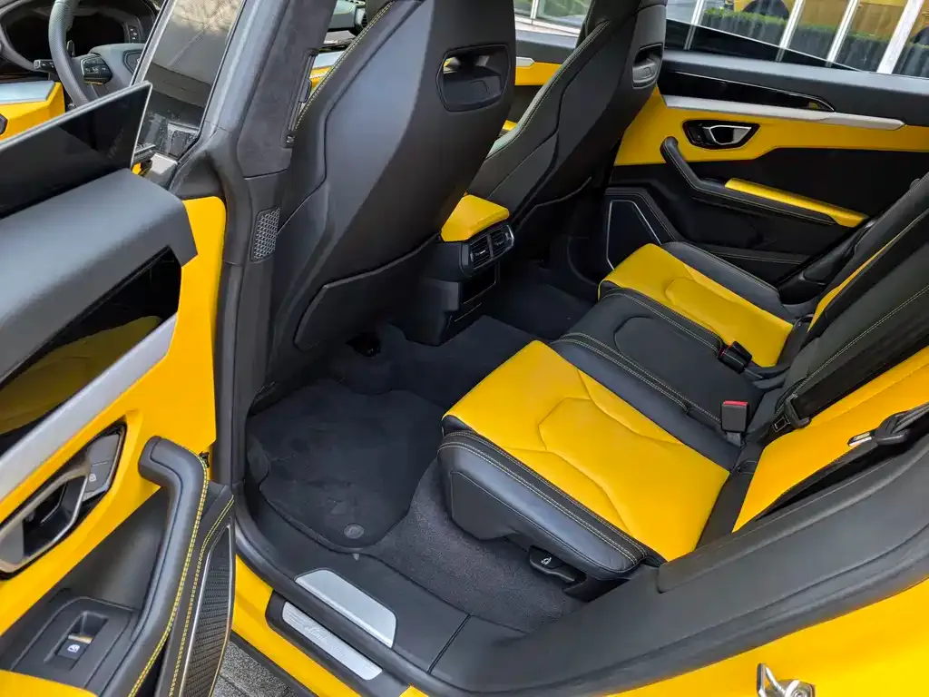 Lamborghini Urus 2023 из CN, фото 2