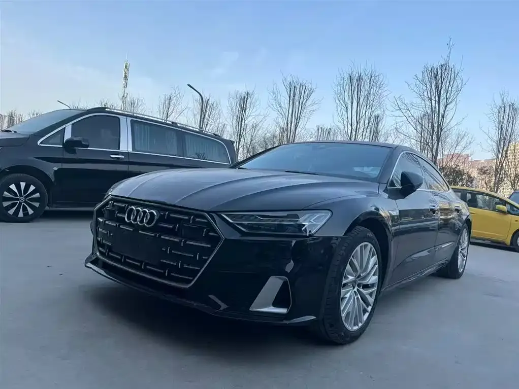Audi A7L 2023 из CN, фото 1