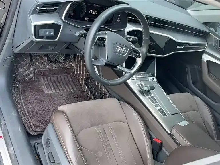 Audi A7L 2023 из CN, фото 3