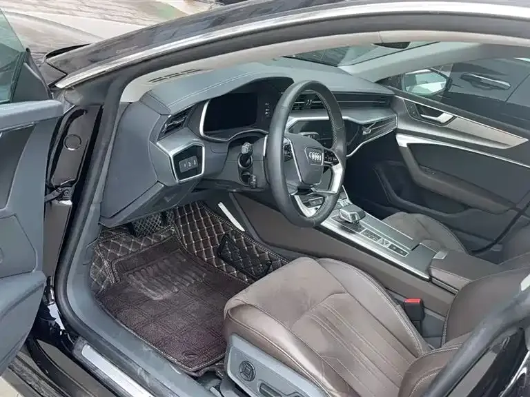 Audi A7L 2023 из CN, фото 8