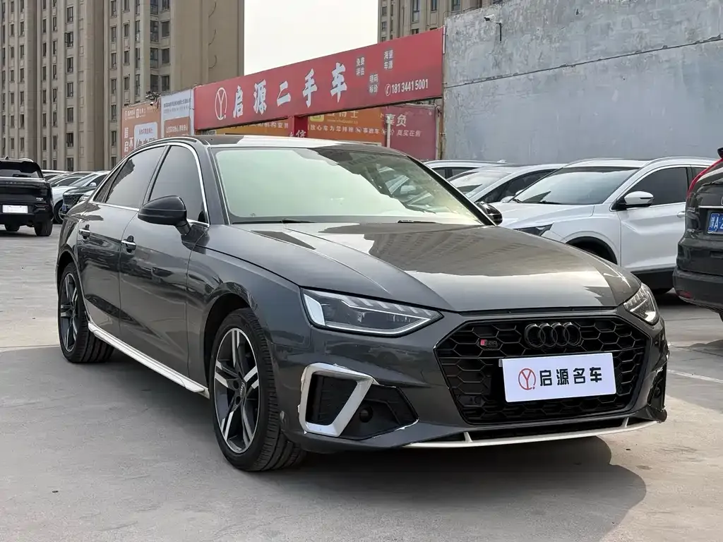 Audi A4L 2021 из CN, фото 2