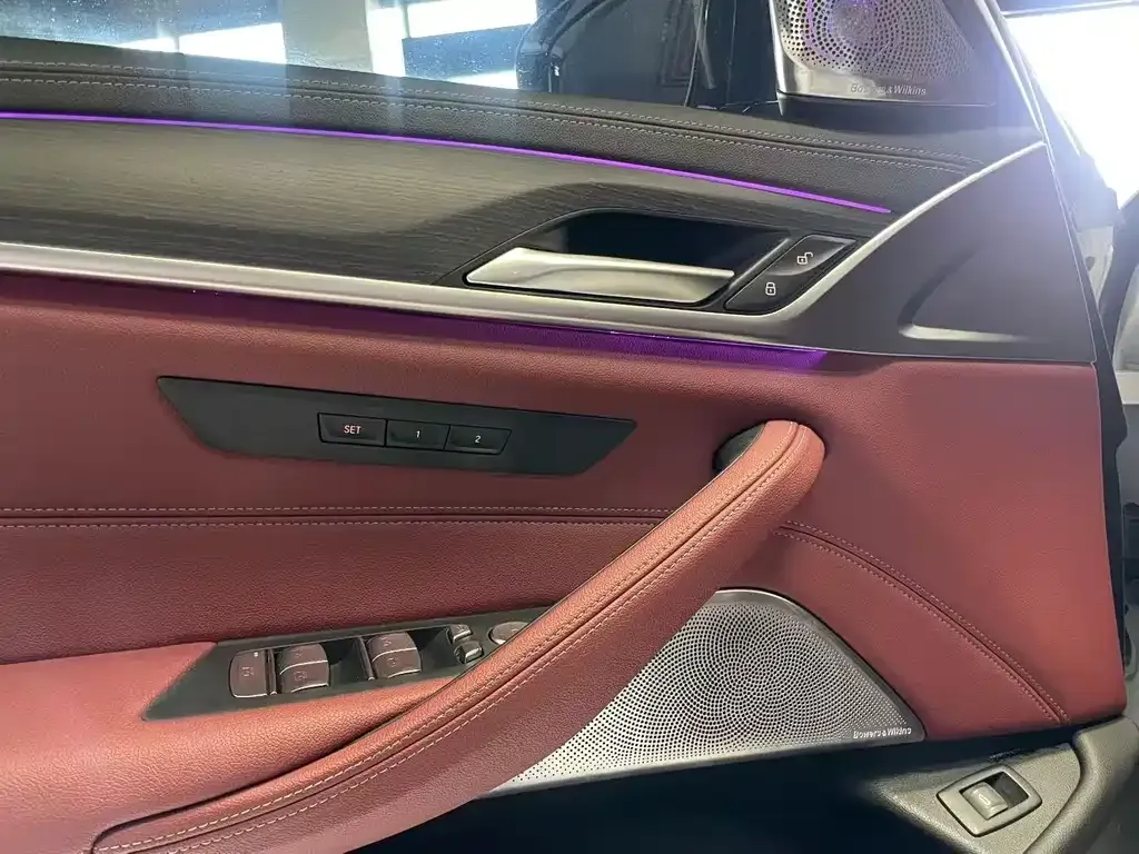 BMW 5 Series 2022 из CN, фото 8