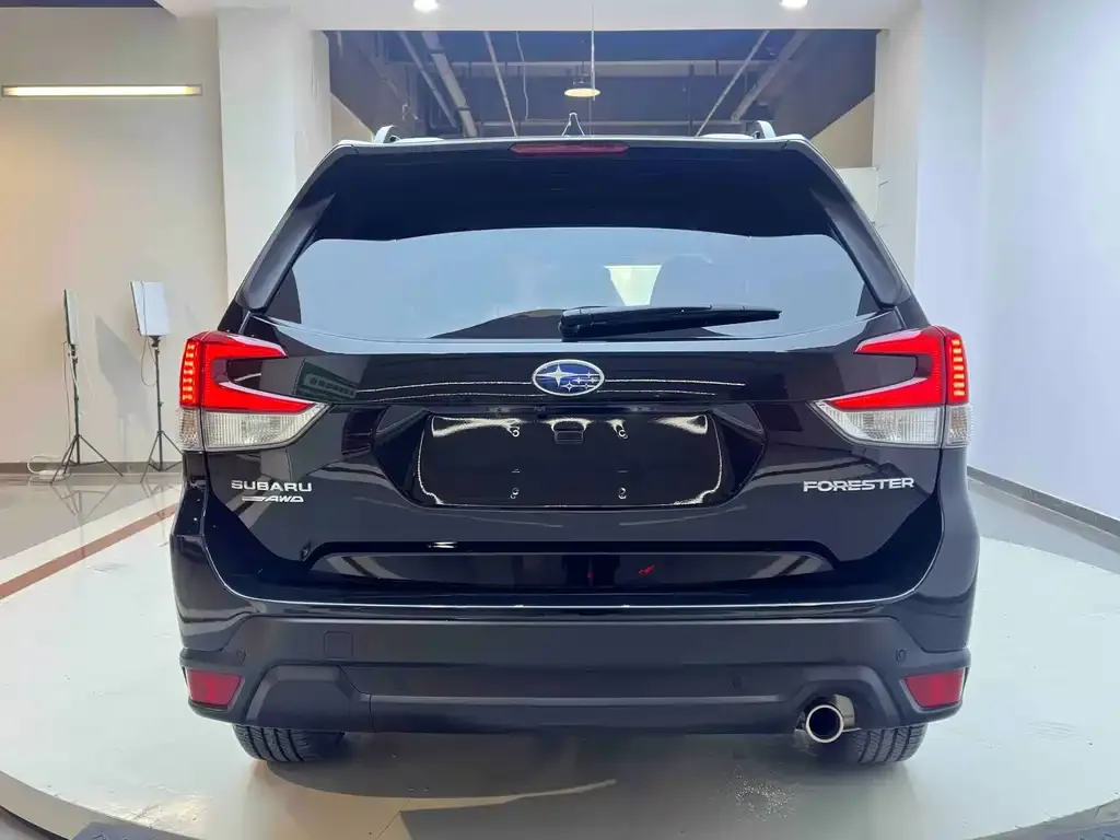 Subaru Forester 2023 из CN, фото 4