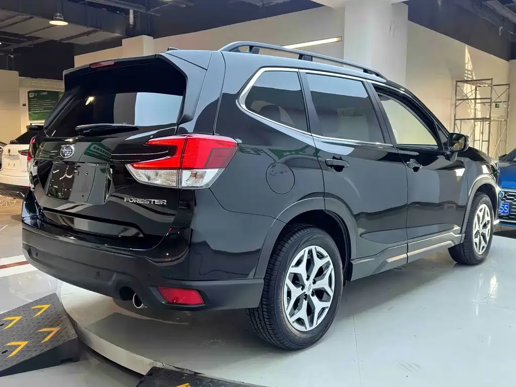 Subaru Forester 2023 из CN, фото 9