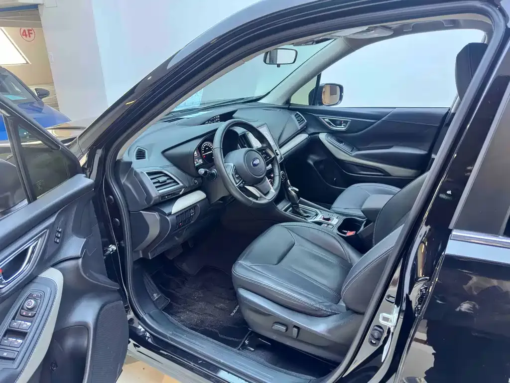 Subaru Forester 2023 из CN, фото 8