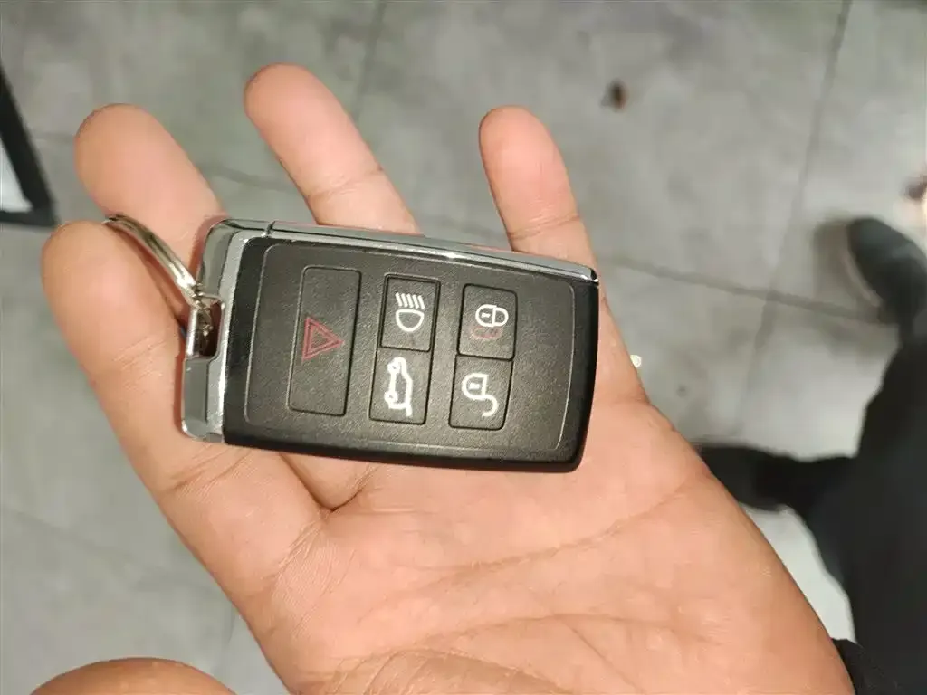Land Rover Velar 2024 из CN, фото 2