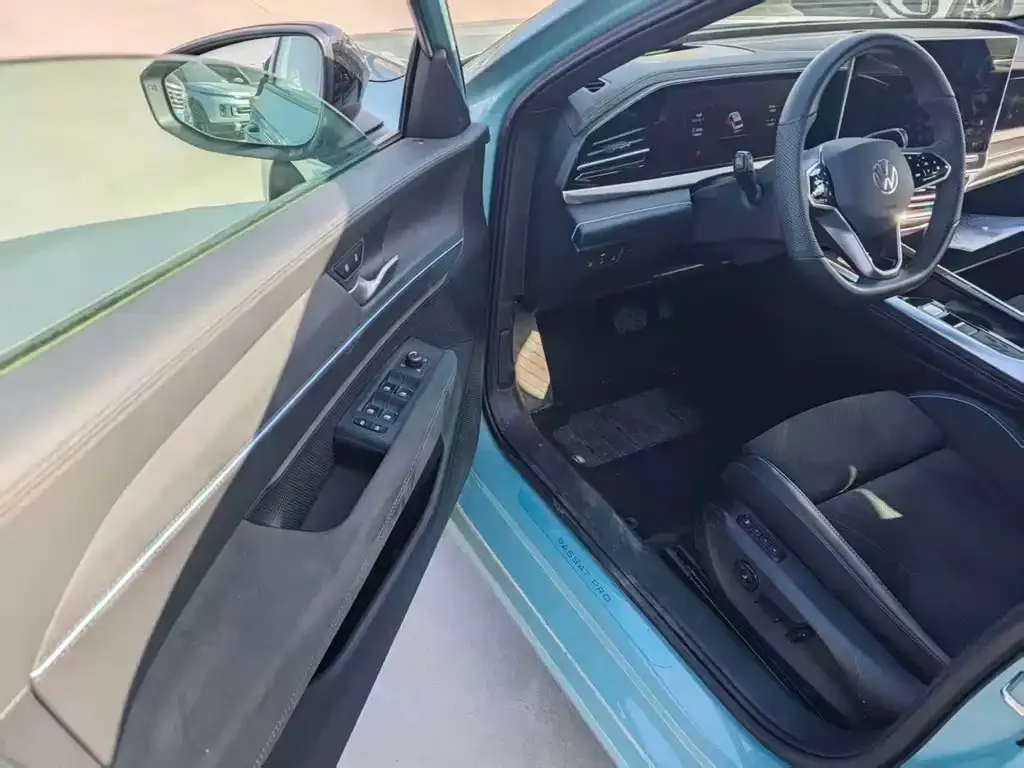 Volkswagen Passat 2024 из CN, фото 4