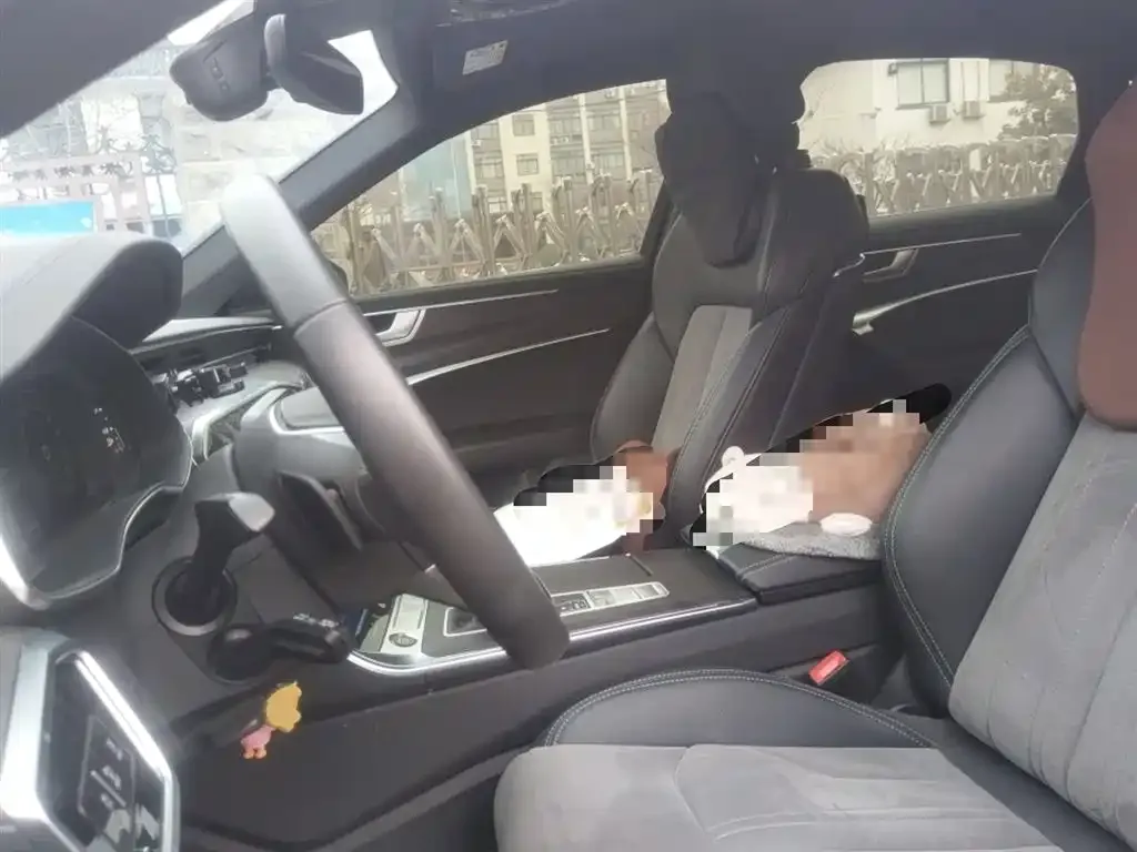 Audi A6L 2023 из CN, фото 9